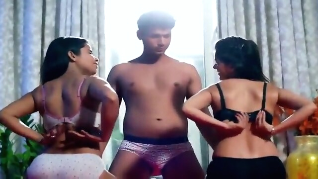 indian brunette threesome video